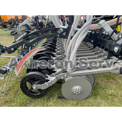 Semănătoare pneumatică cu pregătire tractată